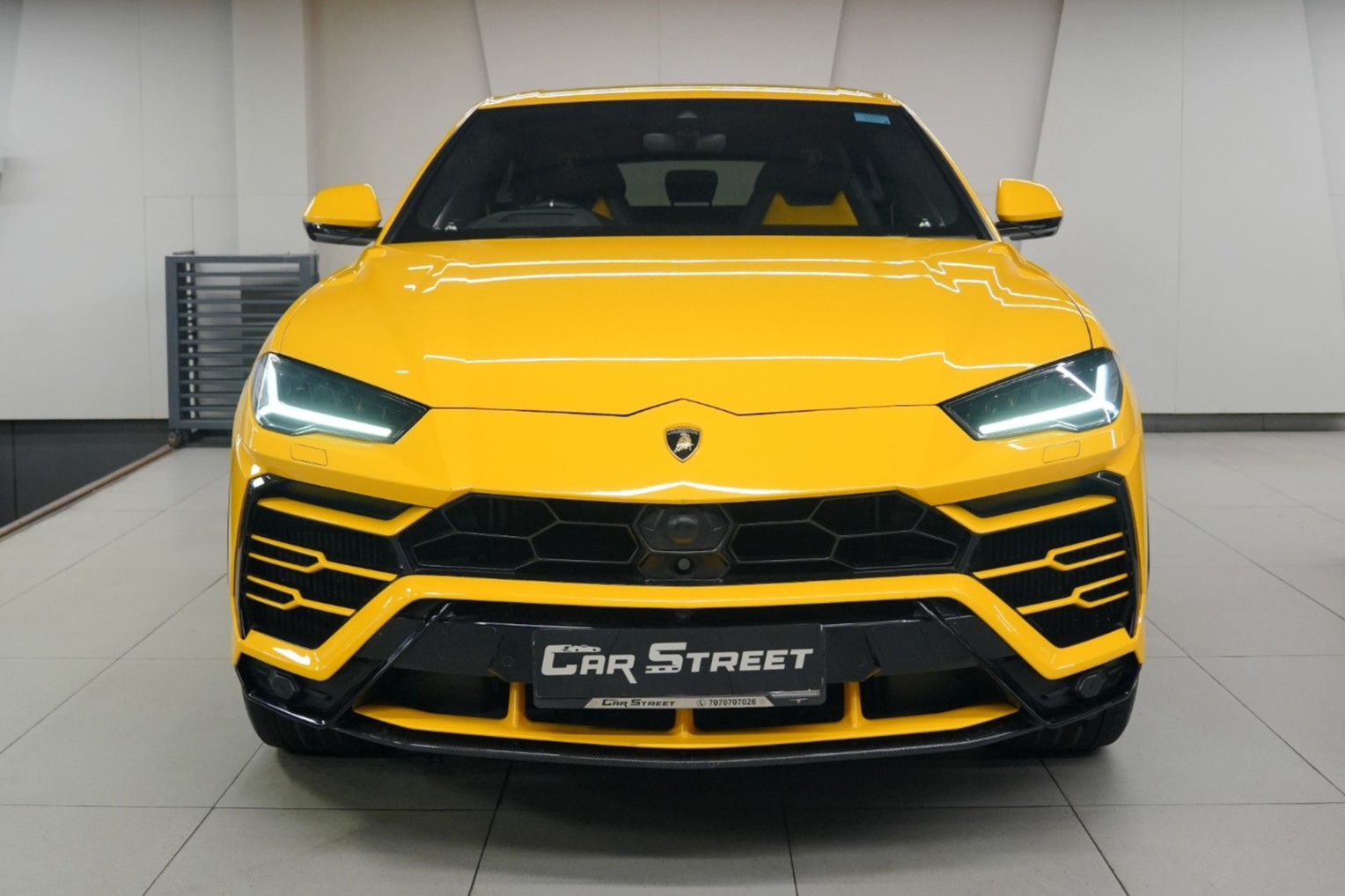 Lamborghini Urus V8